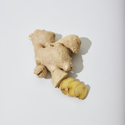 GHIMBIR uscat cuburi moi mari în zahăr