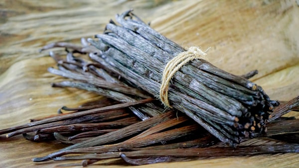 ZAHĂR VANILAT cu vanilie naturală Bourbon