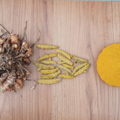 CURCUMA (TURMERIC) rădăcini